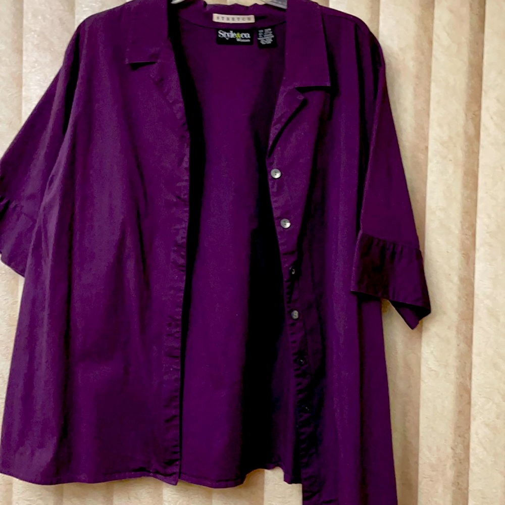 Women’s blouse with 3/4 length sleeves